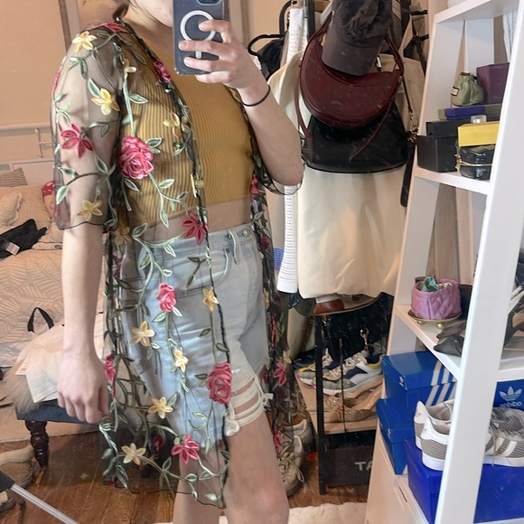 Liv Los Angeles Embroidered Kimono - Picture 2 of 2